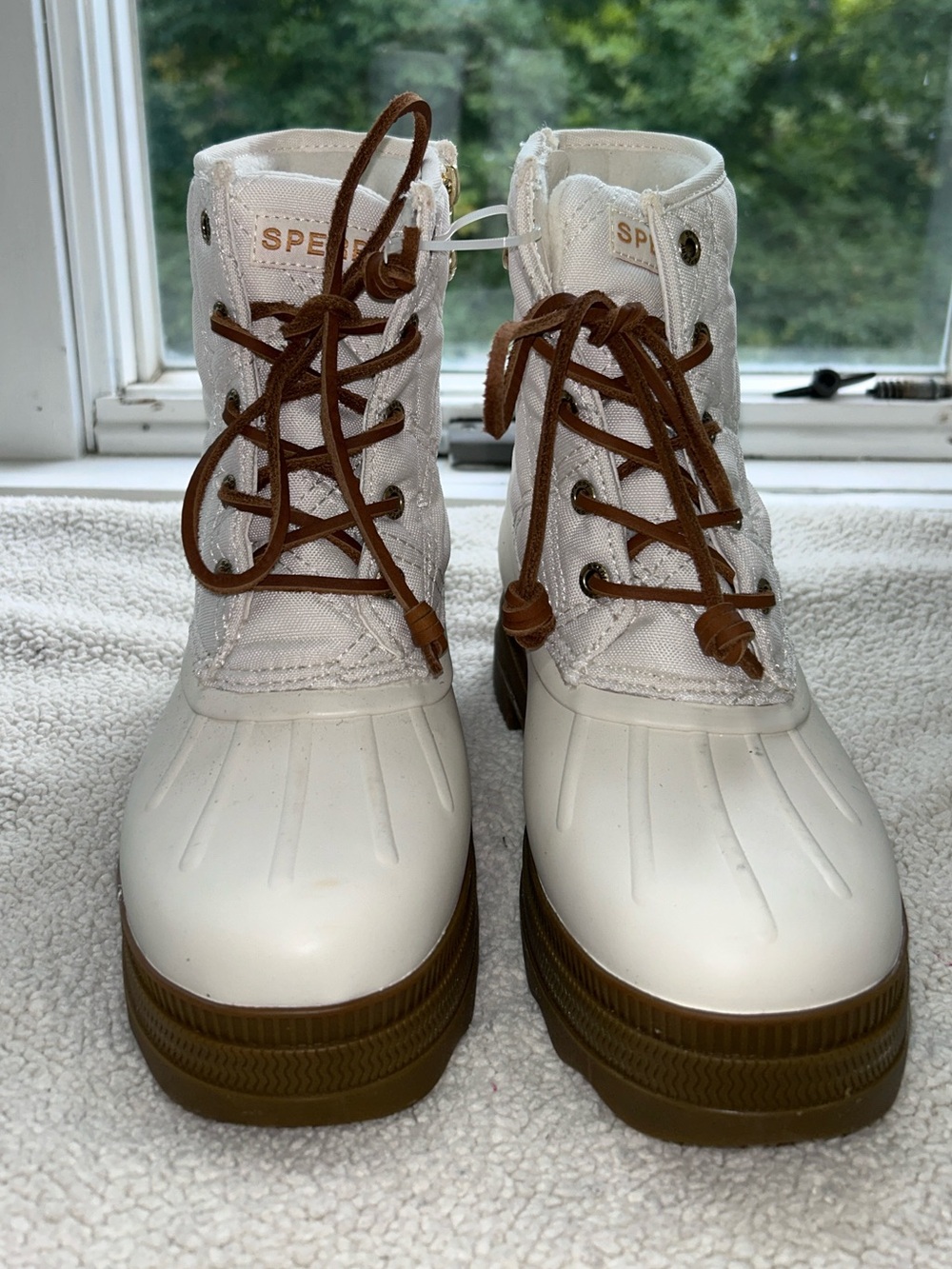 Sperry quilted duck boots ivory brown women’s 7.5 NWOT